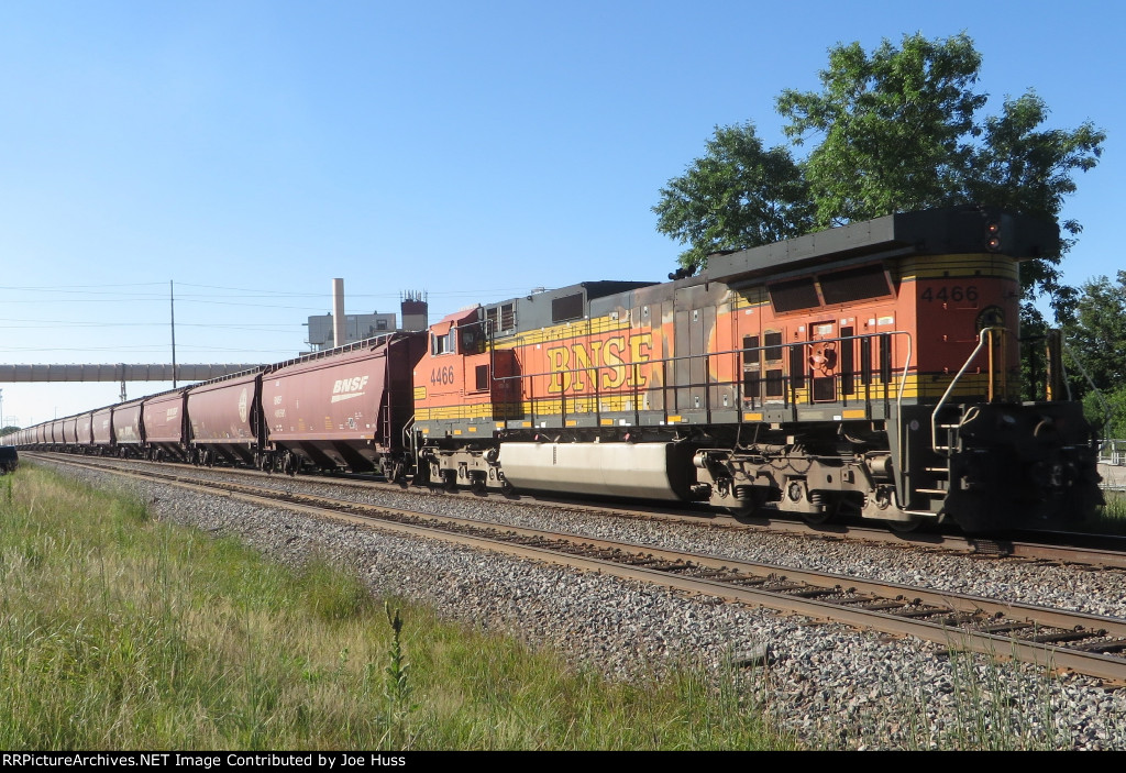 BNSF 4466 DPU